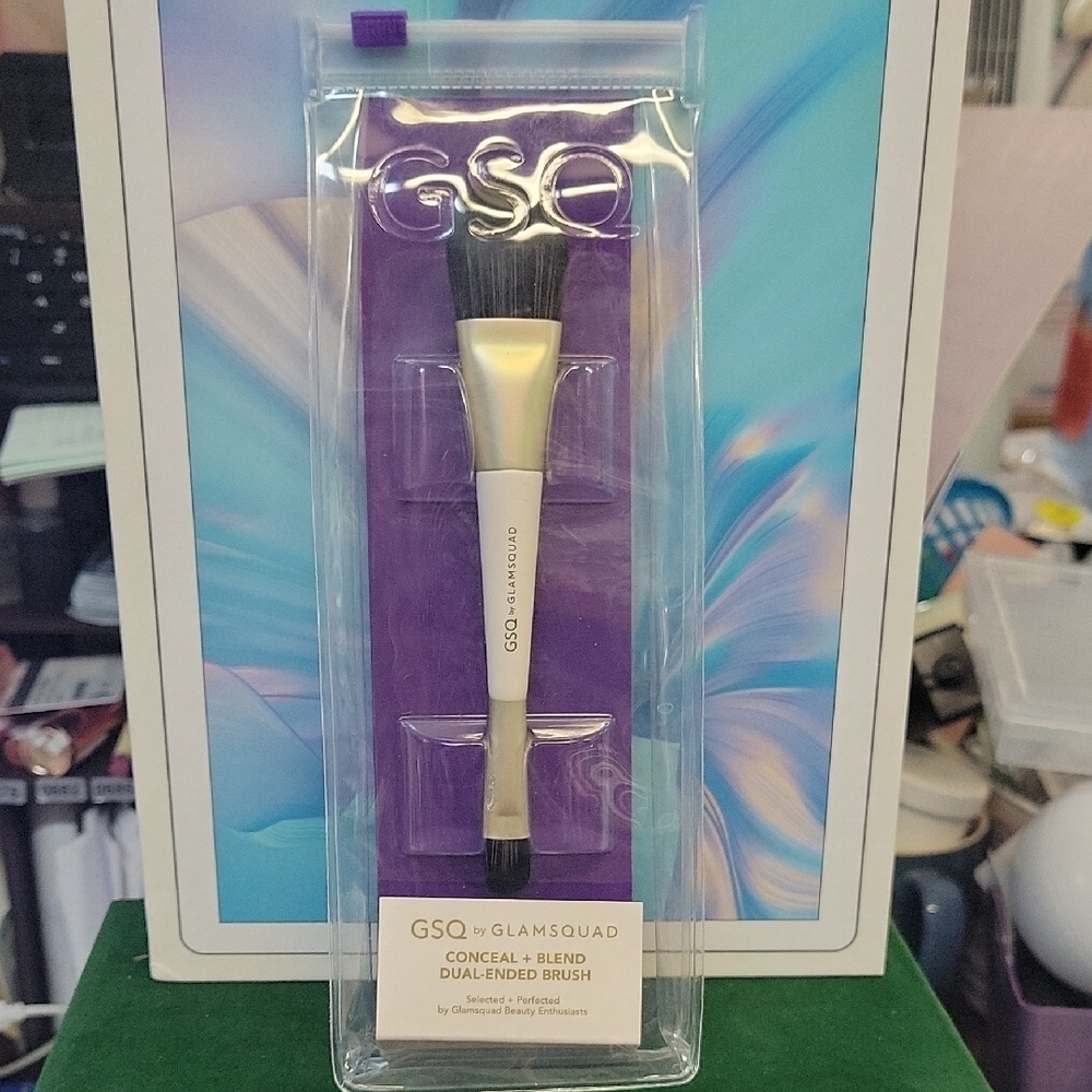 GSQ by GLAMSQUAD Conceal & Blend Dual-Ended Brush New